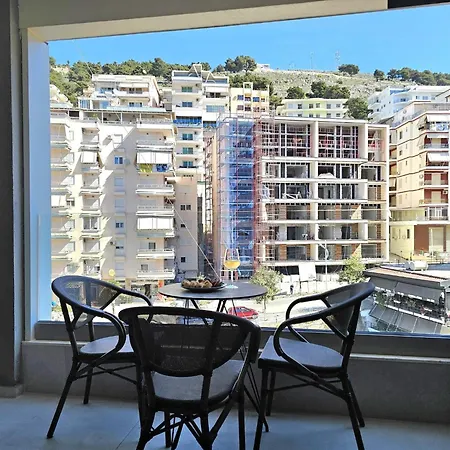 Chic With Balcony Apartament Saranda