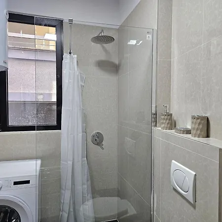 Chic With Balcony Apartament Saranda