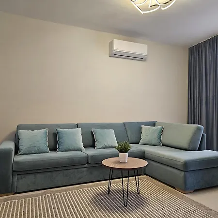 Chic With Balcony Apartament *